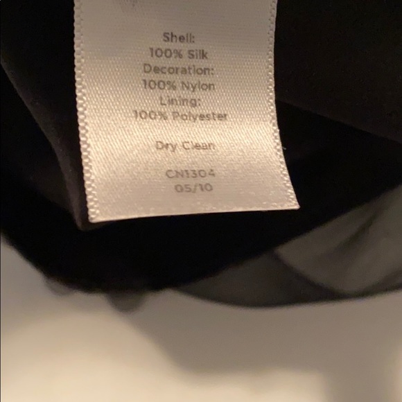 Silk, sleeveless Talbots top - Picture 5 of 6